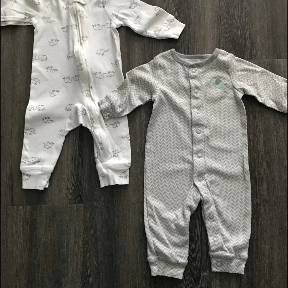 2 Carter’s Baby boy white and gray rompers 3 month  bundle